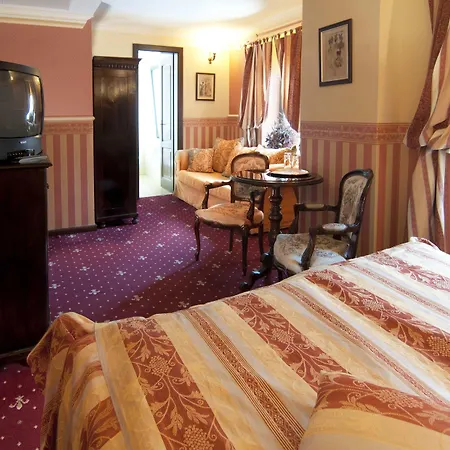 Casa Del Sole Boutique Готель 4*